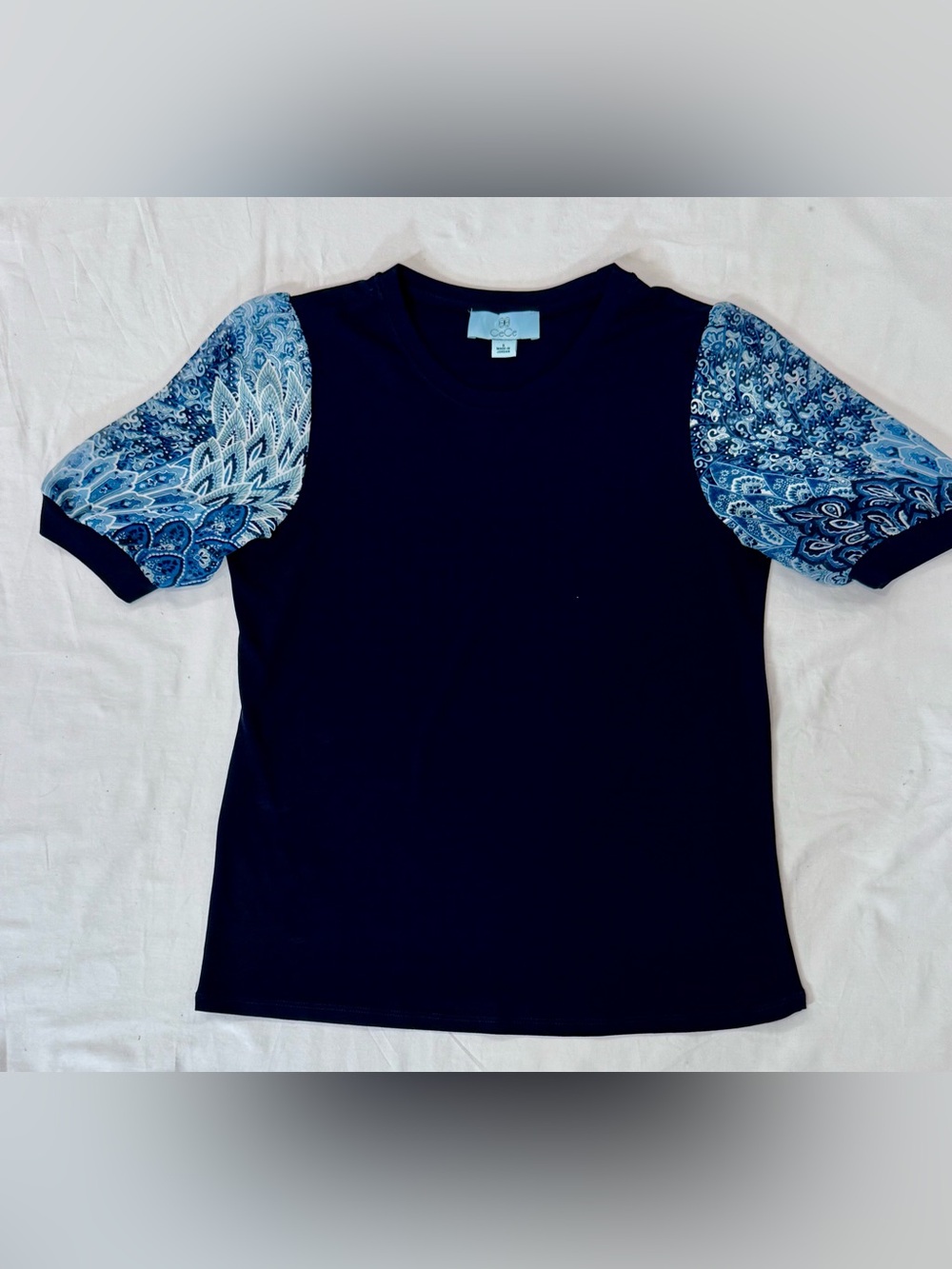 Cece Crew Neck Navy top with Blue Patterned Puff Sleeves Women’s Small